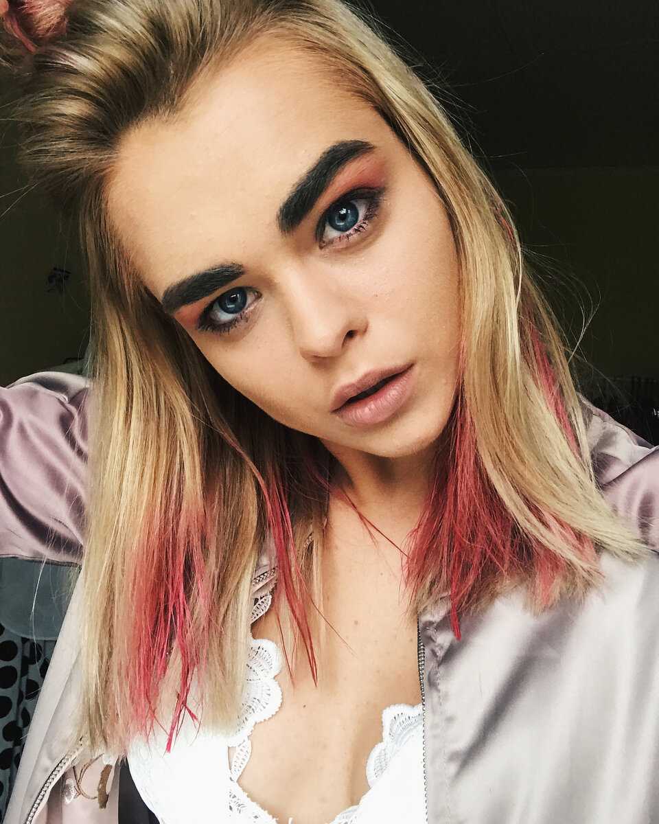 Биография и дата рождения илоны коринец из тик тока, ее личная жизнь и новости