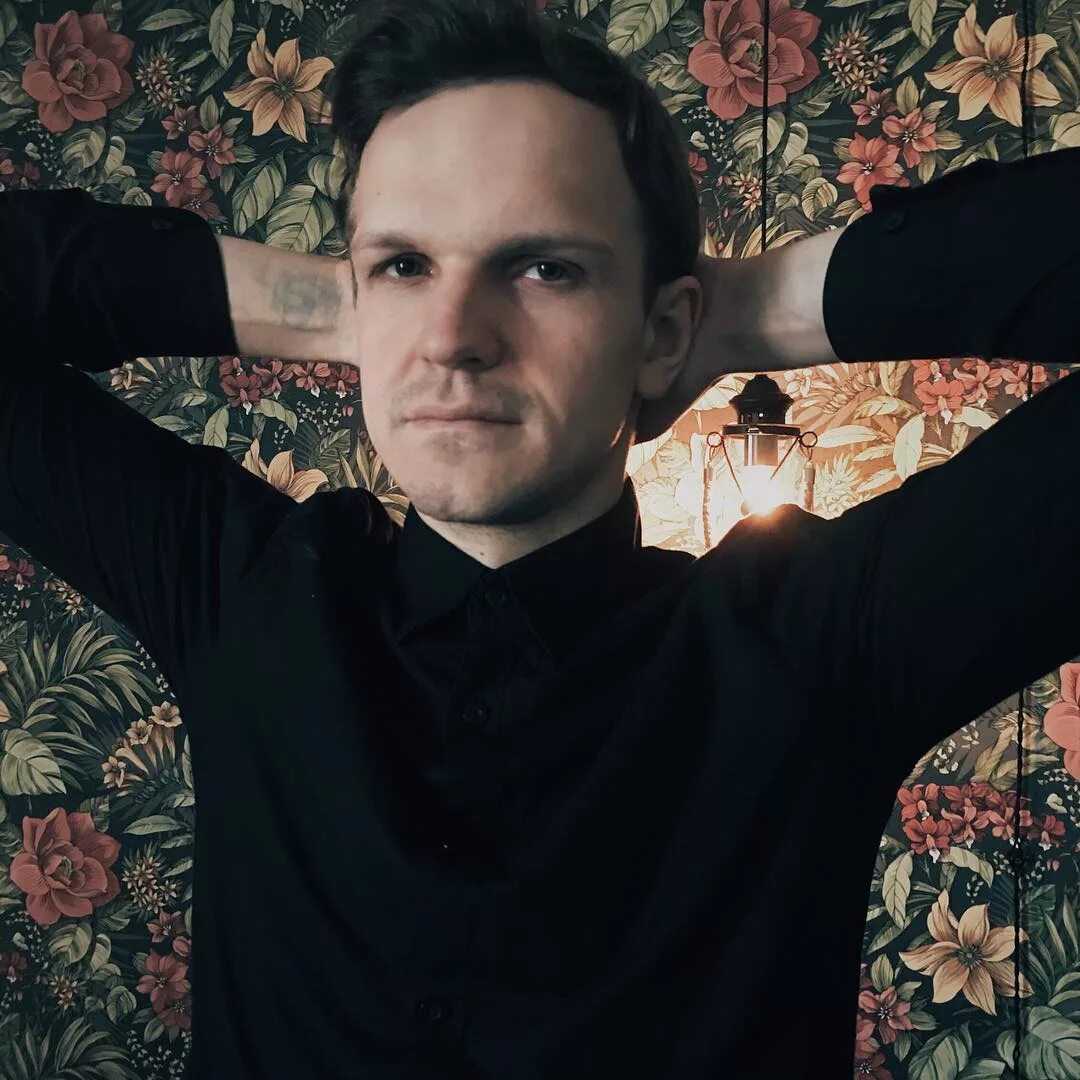 Дмитрий ларин — биография, личная жизнь, youtube. дмитрий ларин: рост, вес, биография, личная жизнь и интересные факты «ларин шагает», «дайджест моей головы» и так далее