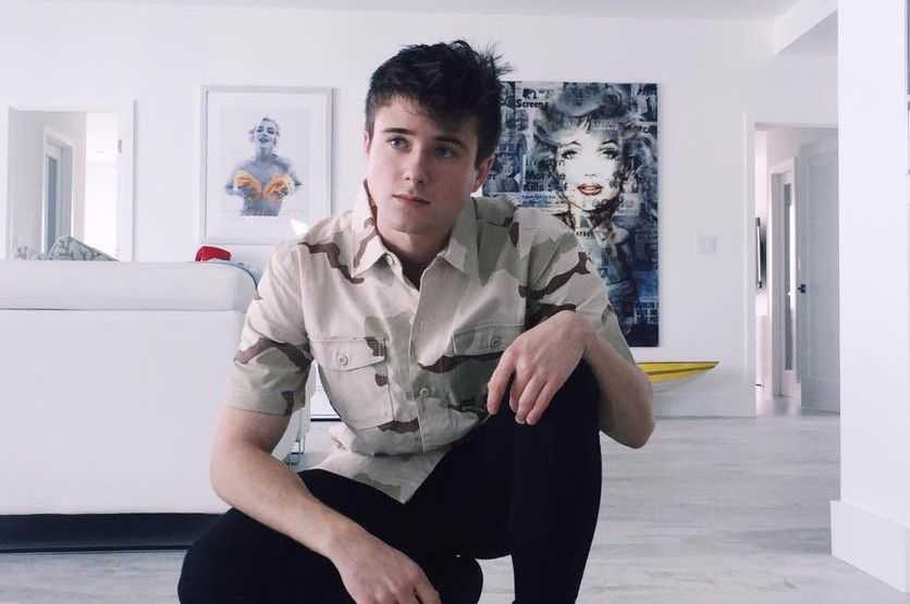 Alec benjamin bio, affair, single, net worth, ethnicity, girlfriend