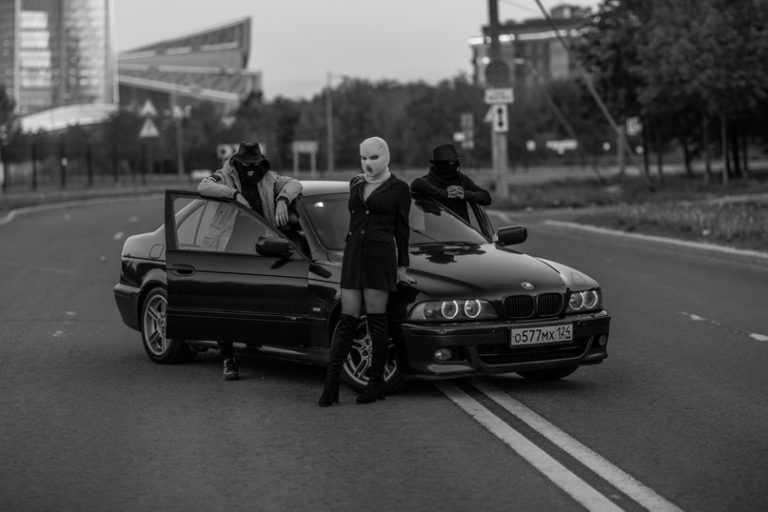Биография исполнителя, состав группы, фото без масок, откуда они