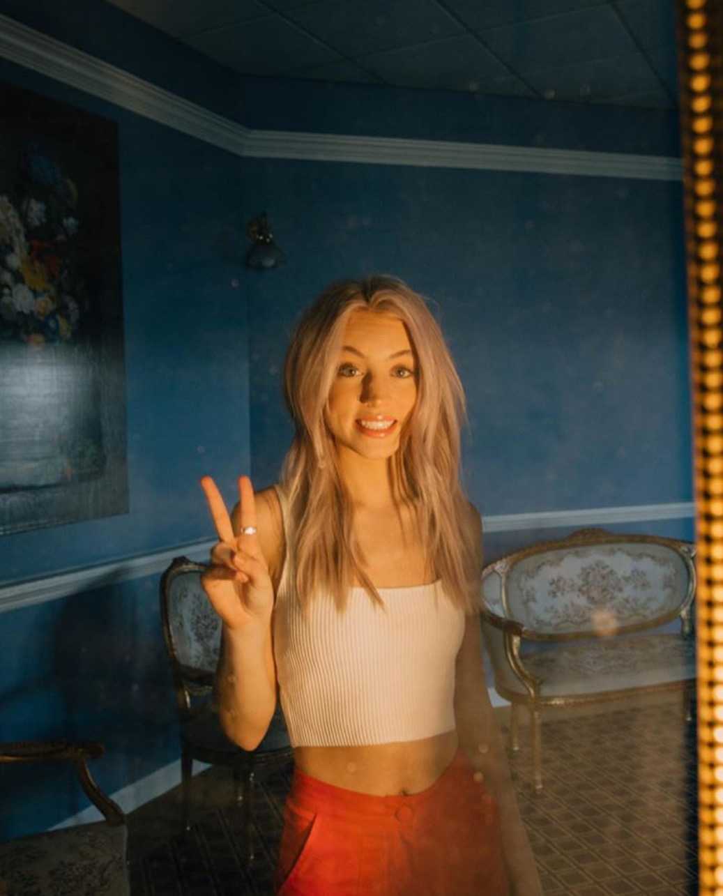 Riley hubatka age, net worth, boyfriend, parents, family and biography (updated 2023)