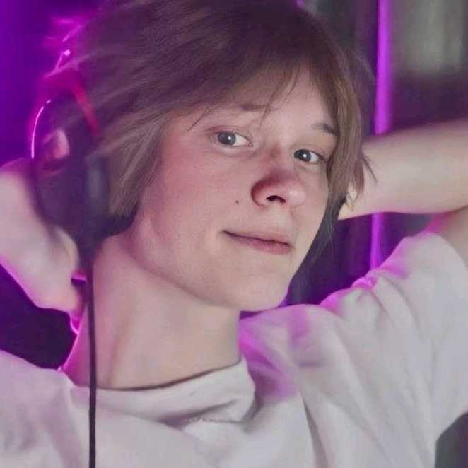 Кто такой deepins. блогер-анимешник с плейлистом дед инсайда, которого зрители предпочитают некоглаю