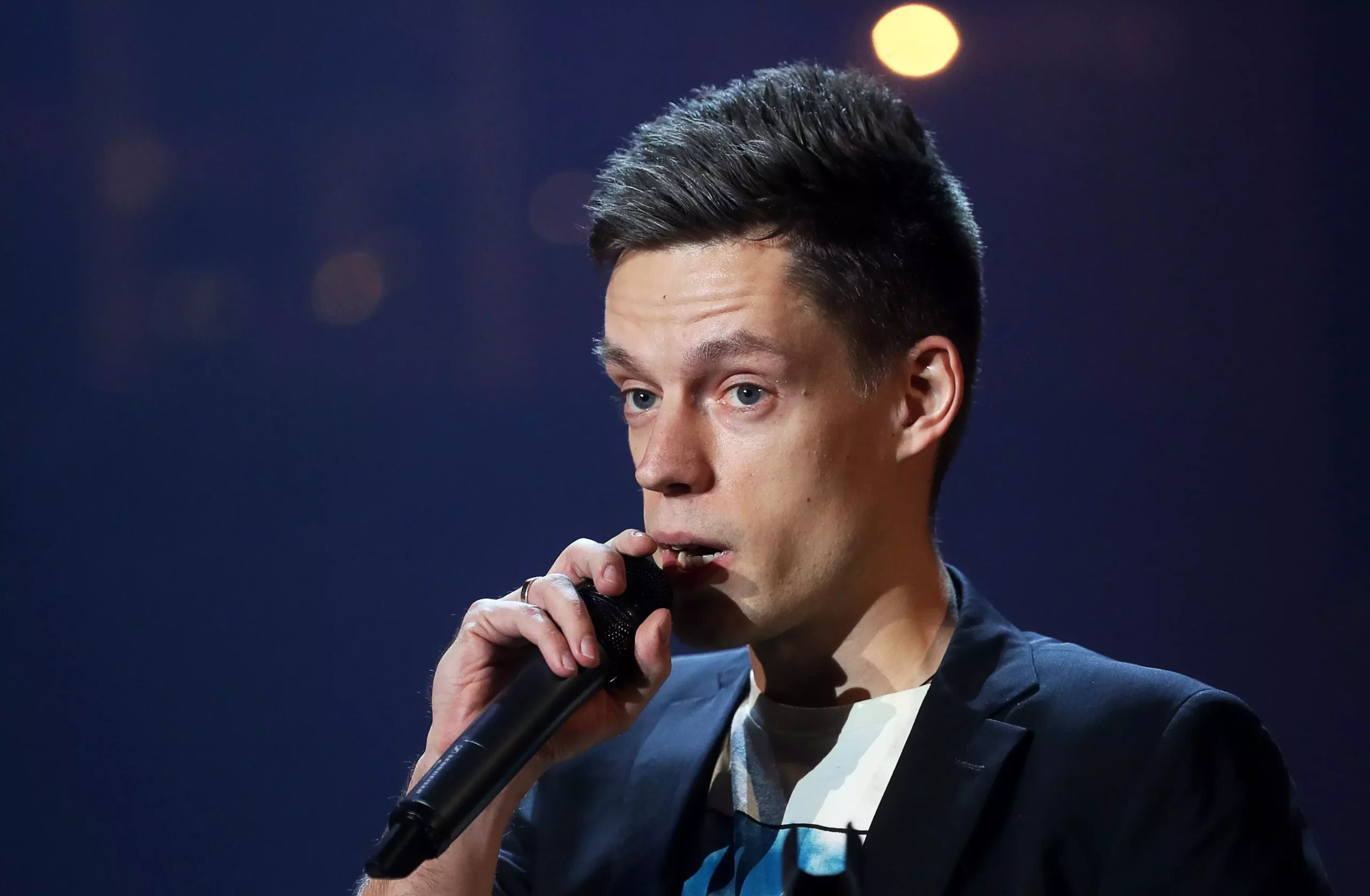 Юрий дудь: биография, канал youtube вдудь, сколько зарабатывает, как и где живет - world web war