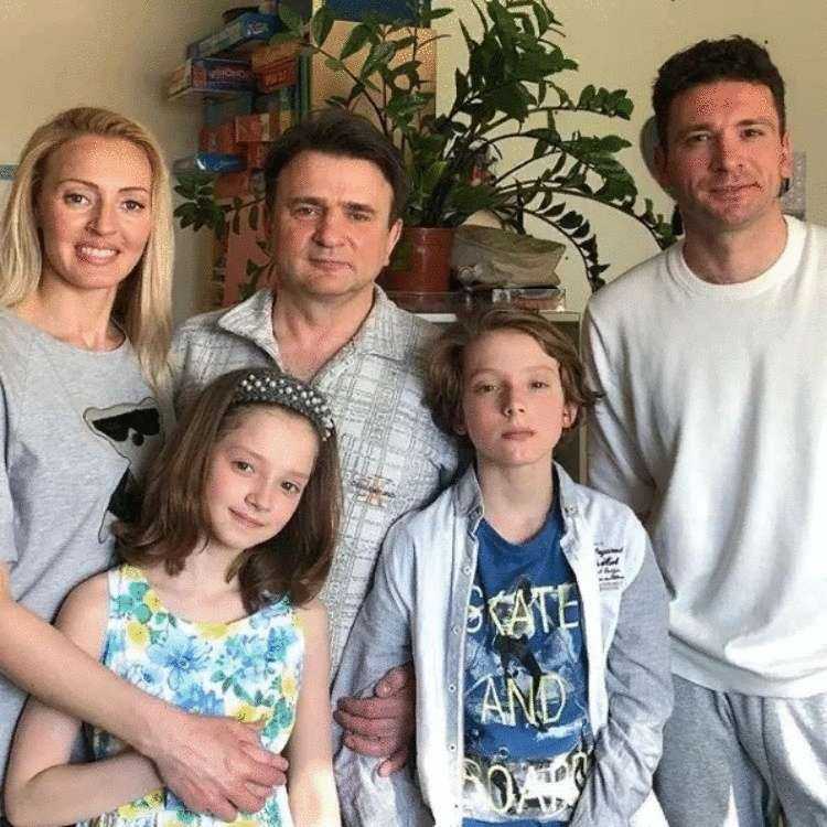 Фильмы максим карушев: полная фильмография, доступная для скачивания и просмотра онлайн, фото, биография, новости