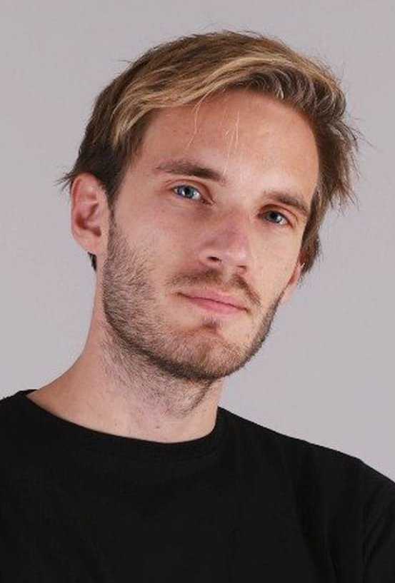 Pewdiepie age, height, parents, wife, child, net worth