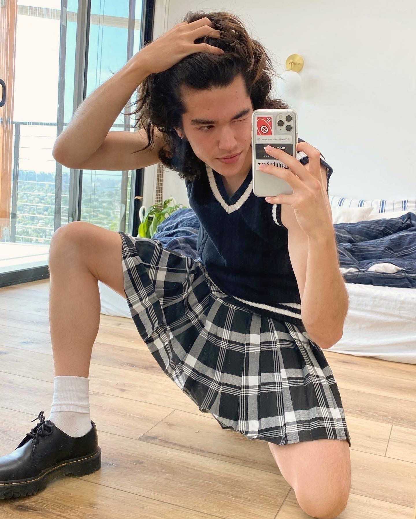 Conan gray (singer) wiki, biography, age, girlfriends, family, facts and more
