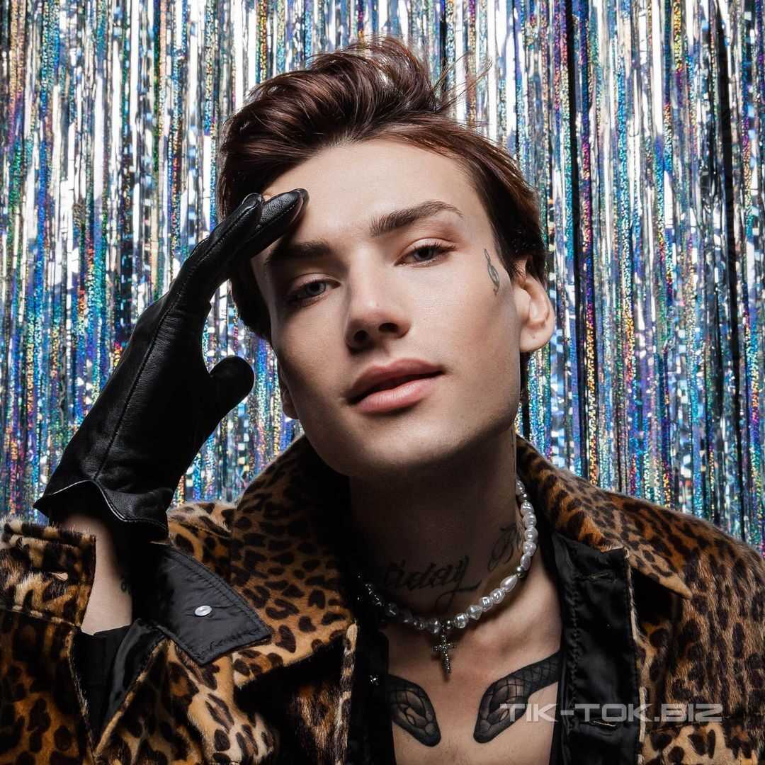 Xolidayboy — рувики: интернет-энциклопедия