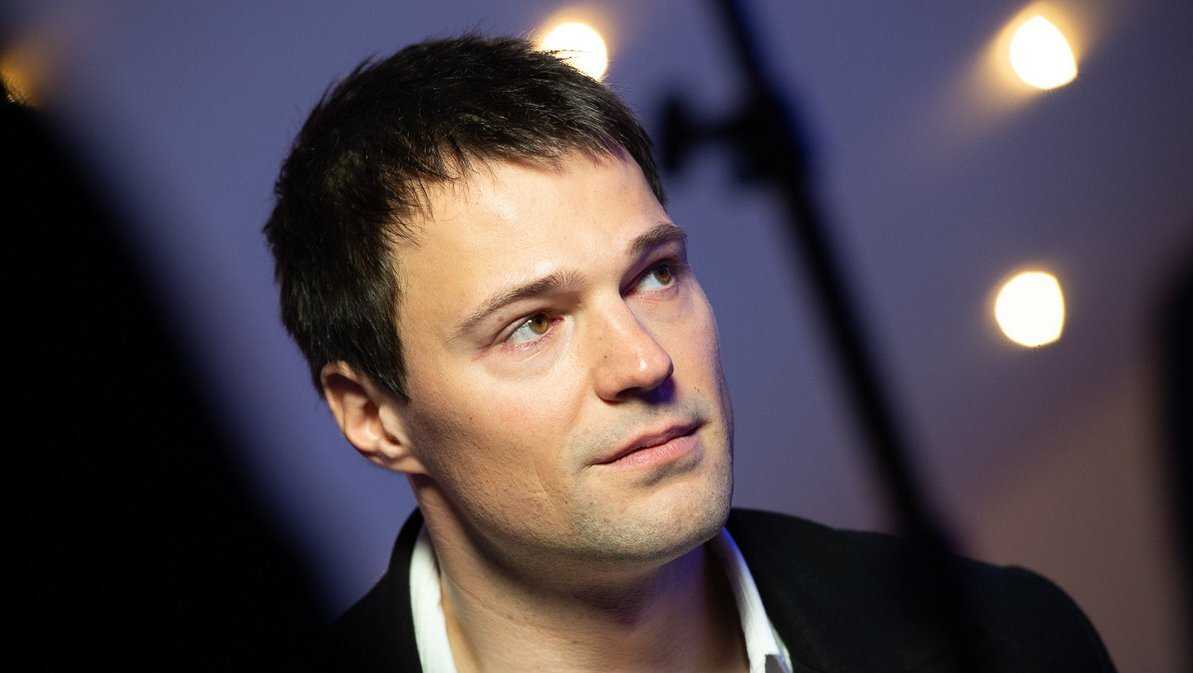 Данила козловский: биография, личная жизнь, семья, жена, дети