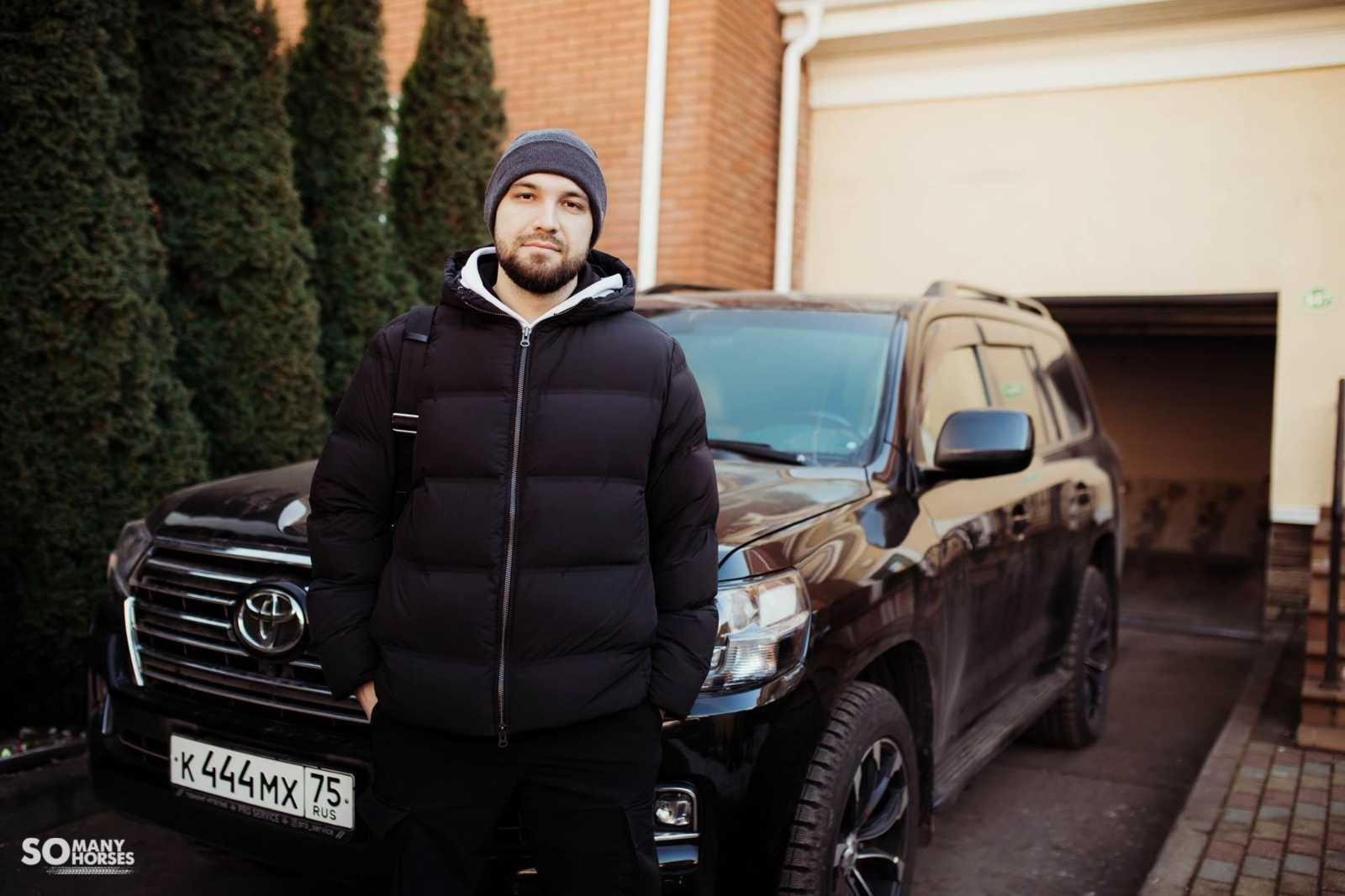 Жекич дубровский чем зарабатывает