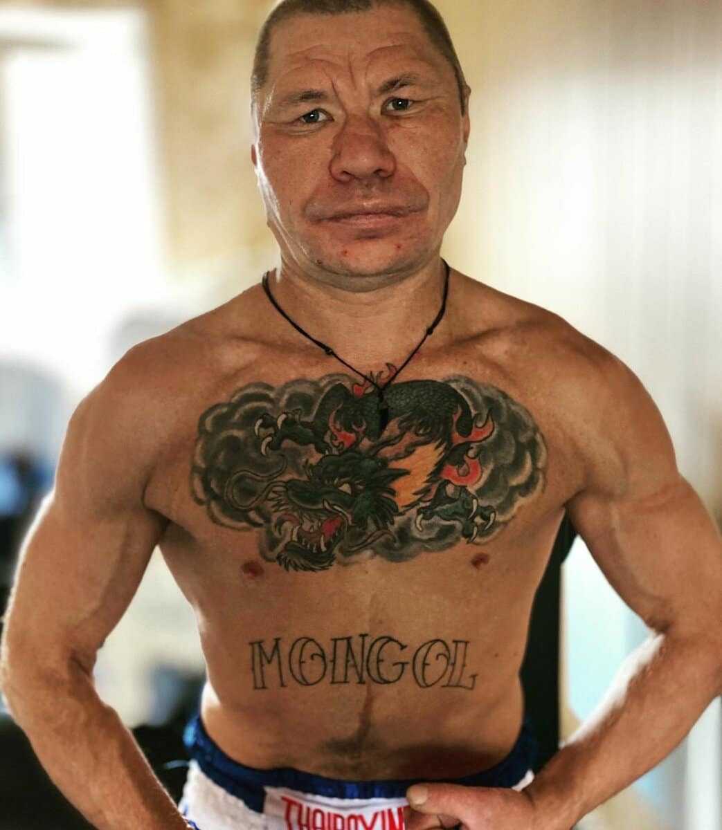 Биография блогера олега монгола