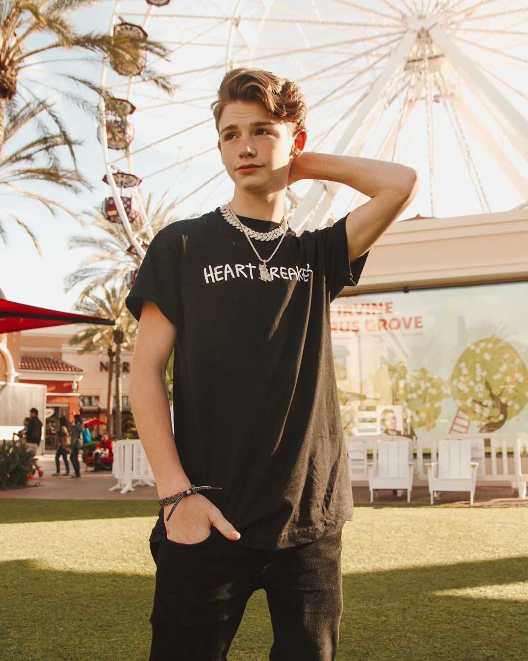 Payton moormeier - age, height, sister, tik tok, birthday