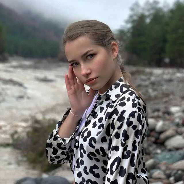 Биография и личная жизнь певицы дэи, список лучших музыкальных работ